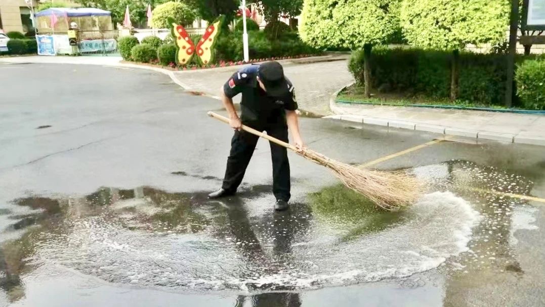 突降暴雨！｜金泰人闻“汛”而动冲在最前沿(图2)